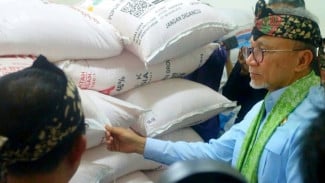 Zulhas Resmikan Koperasi Merah Putih Tambakrejo Sidoarjo, 8,5 Ton Pupuk Subsidi Siap Ditebus Petani