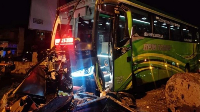 Bus yang mengalami kecelakaan di Wonosobo, Jawa Tengah.