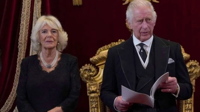 Raja Charles III dan istrinya, Camilla.