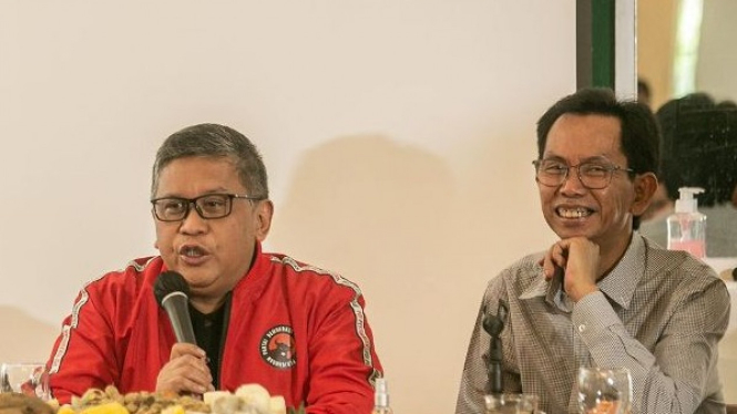 Sekjen PDIP, Hasto Kristiyanto didampingi Adi Sutarwijono