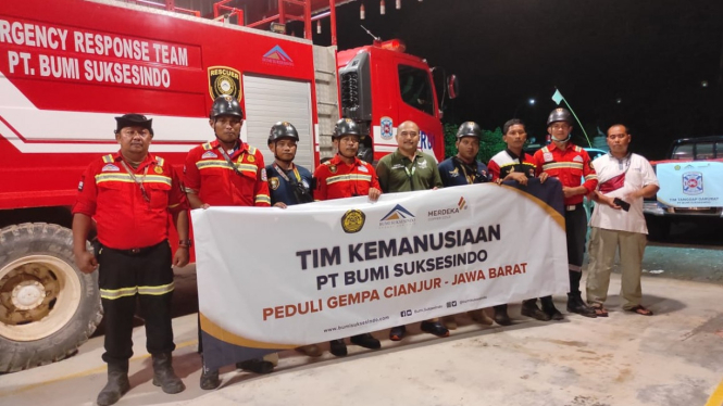 Tim kemanusiaan Peduli Gempa Cianjur dari PT Bumi Suksesindo.