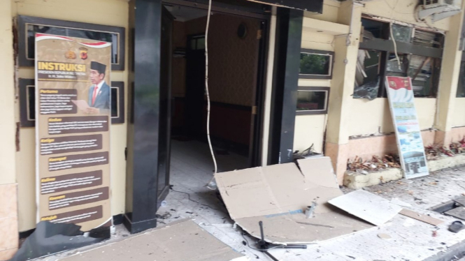 Lokasi kejadian diduga bom bunuh diri di Polsek Astanaanyar
