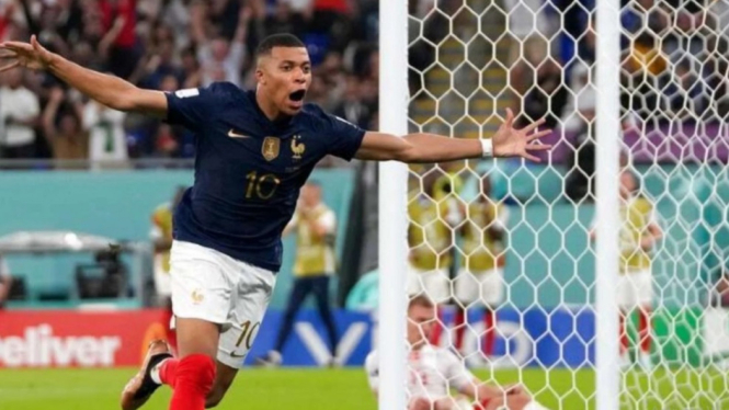 Striker Timnas Perancis, Kylian Mbape rayakan gol