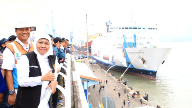 Gubernur Khofifah meninjau Pelabuhan Tanjung Perak