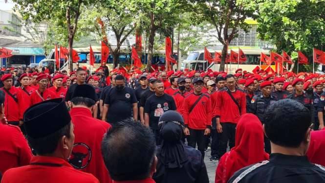 PDIP Jatim berangkatkan ratusan satgas ke DPP