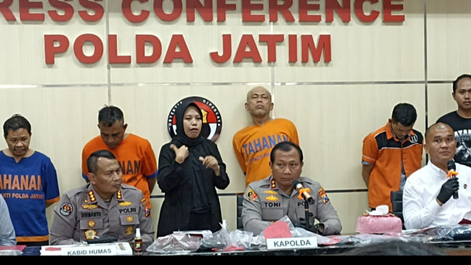 Press Conference Polda Jatim Kasus Pencurian Rumdin Walikota Blitar
