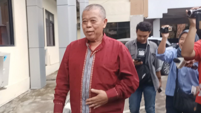 Ketua DPRD Jatim Kusnadi usai diperiksa KPK