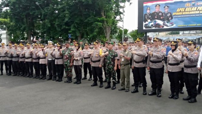 Suasana Polrestabes Surabaya gelar operasi keselamatan Semeru 2023