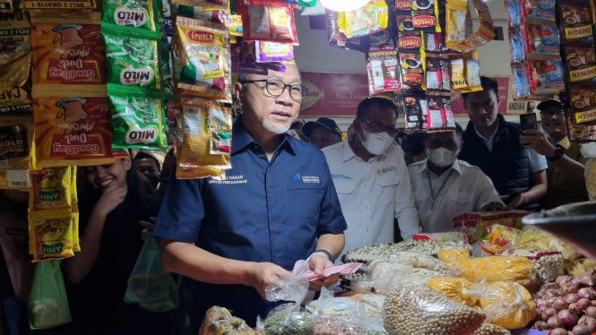 Mentri Perdagangan Sidak di Pasar Krampung