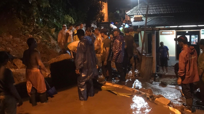 Kondisi rumah warga di Pacet Mojokerto akibat longsor