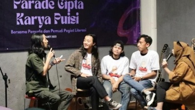 Orang Muda Ganjar (OMG) Gelar Parade Cipta Karya Puisi di Pasuruan