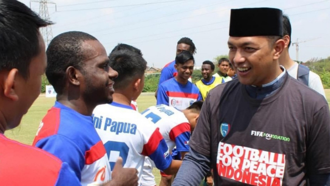 President Football For Peace Interfaith Indonesia Zahrul Azhar Asumta.