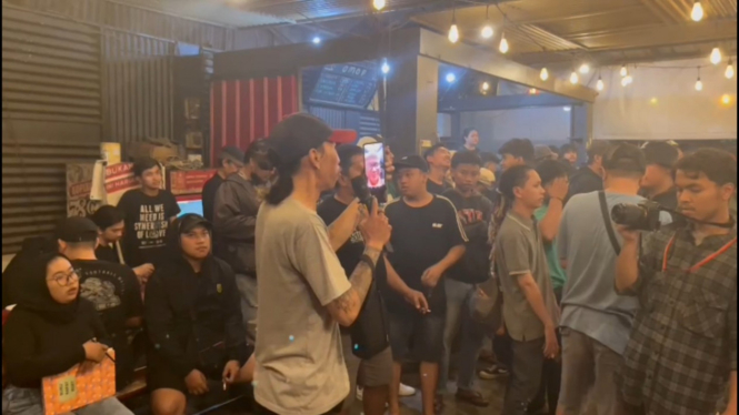 Momen akrab Bonek Sambut The Jackmania di Surabaya