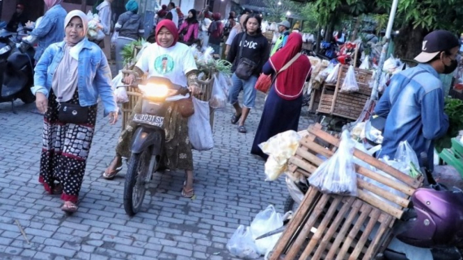 Sedekah Sayur Relawan Ganjar Jawa Timur di Bojonegoro