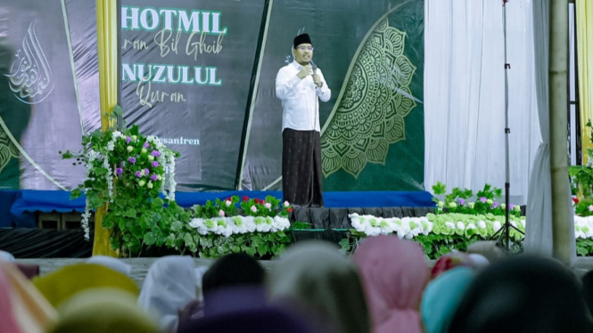 Ketua Gerindra Jatim Anwar Sadad di acara Nuzulul Quran.
