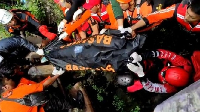 Remaja tenggelam ditemukan tewas di Sungai Simohilir Surabaya