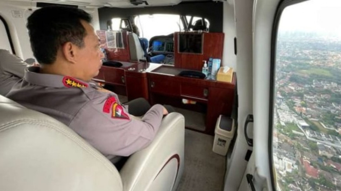 Kapolri Jenderal Listyo Sigit Prabowo memantau jalur mudik via udara