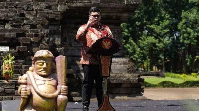 Bupati Kediri, Hanindhito Himawan Pramana