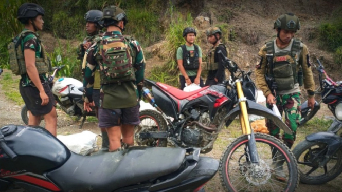 Pasukan Yonif Para Raider 305/Tengkorak, Kostrad di Intan Jaya.