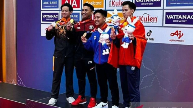 Ahmad Zigi Zaresta Yuda (dua dari kiri) merebut emas SEA Games 2023