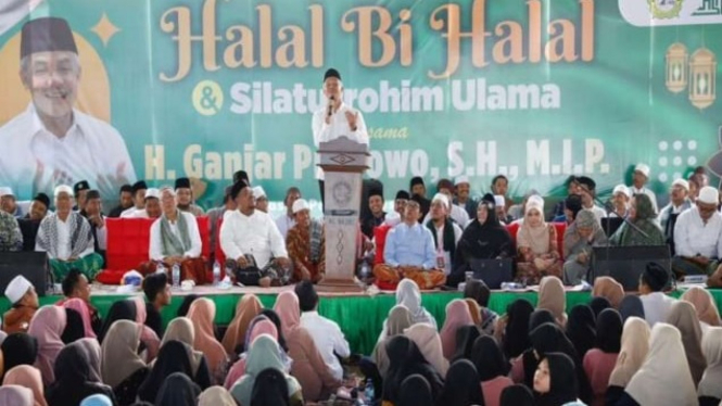Ganjar Pranowo menghadiri Halal bi Halal di Ponpes Al-Badri Jember