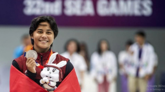 Atlet lontat indah putri Indonesia, Gladies