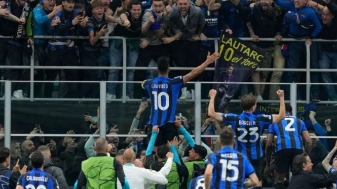 Pemain Inter Milan rayakan keberhasilan lolos ke final Liga Champions
