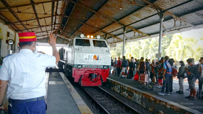 Suasana Stasiun Tulungagung KA arah Blitar-Malang.