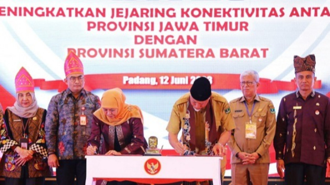 Gubernur Jawa Timur dan Gubernur Sumatera Barat