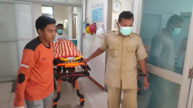 Jenazah AE (13) saat di RSUD dr Wahidin Sudiro Husodo, Kota Mojokerto