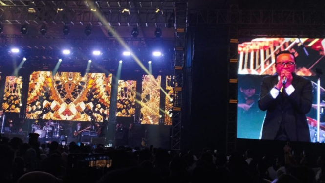 Konser 3 Dekade Perjalanan Cinta Ari Lasso di Surabaya