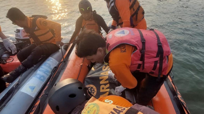 Tim SAR Surabaya Akhirnya Temukan Pencari Ikan Meninggal Dunia