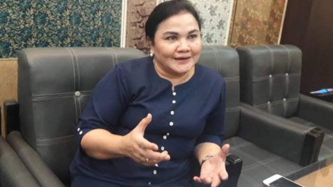 Anggota komisi E DPRD Jawa Timur Hary Putri Lestari
