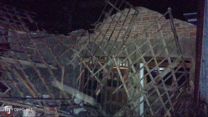 Gempa di DIY sebabkan rumah roboh di Trenggalek