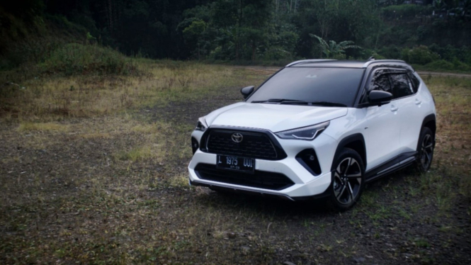 Toyota Yaris Cross Hybrid Nanjak ke Kawasan Bromo