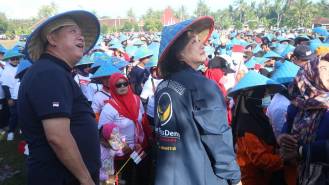 Ketua DPW Nasdem Jawa Timur Sri Sajekti Sudjanadi (kanan)