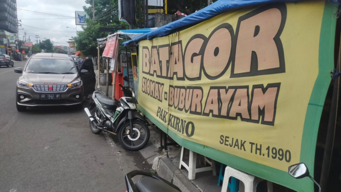 Warung Batagor Pak Kirno di Yogyakarta