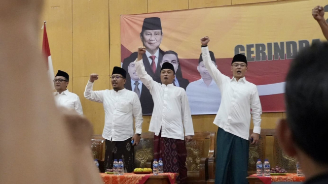 Waketum Gerindra Sugiono dan Ketua Gerindra Jatim Gus Sadad di Kediri.