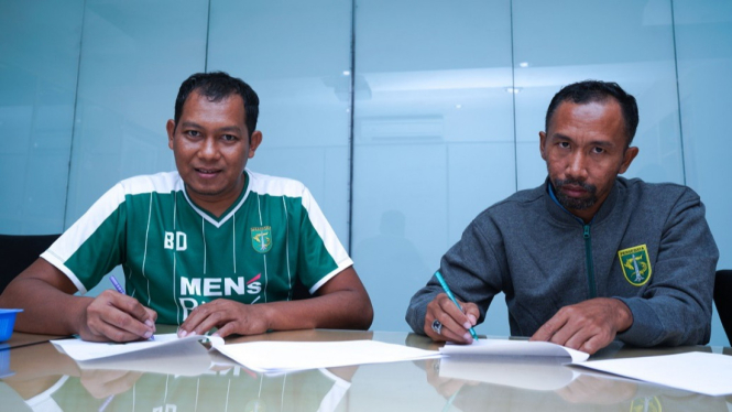 Uston Nawawi (kanan), pelatih Persebaya Surabaya.