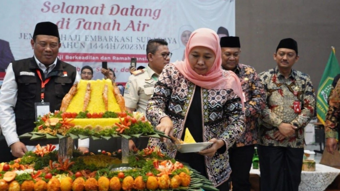 Gubernur Jawa Timur, Khofifah Indar Parawansa di Debarkasi Surabaya