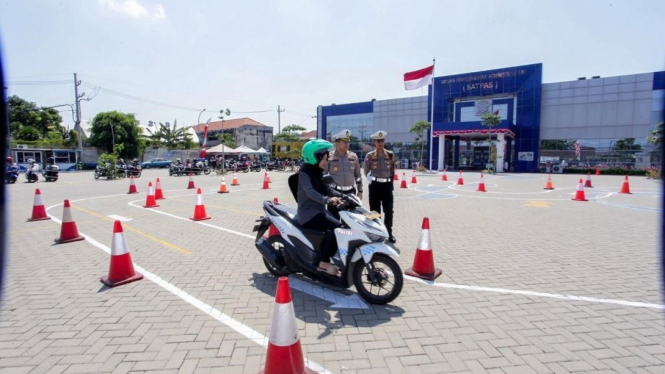 Lintasan Ujian SIM C Satpas Colombo Surabaya