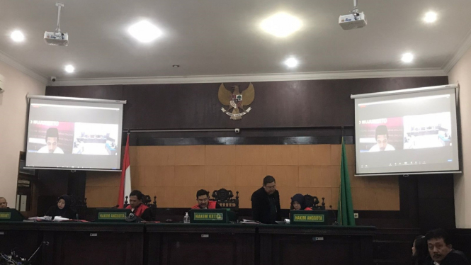 Pembacaan putusan di Mejelis Hakim Pengadilan Negeri (PN) Mojokerto