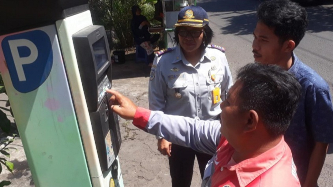 Kepala Dishub Surabaya, Tundjung Iswandaru, di Taman Bungkul Wonokromo