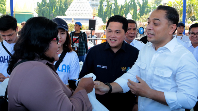 Wali Kota Surabaya mendampingi Menteri BUMN RI Erick Thohir