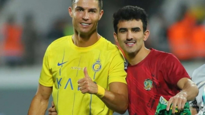 Megabintang Al Nassr Cristiano Ronaldo bersama Ahmed Zero