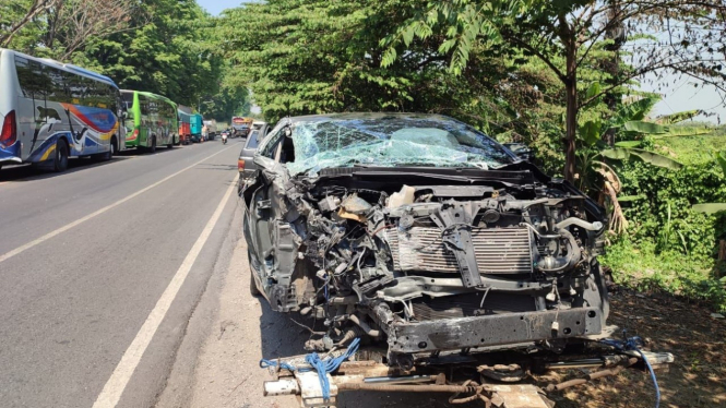 Kondisi Mobil kecelekaan di Mojokerto