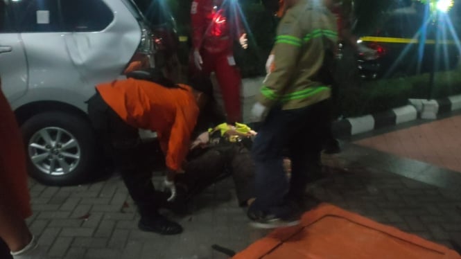 Satpam BNI Surabaya tewas diduga jatuh dari ketinggian puluhan meter