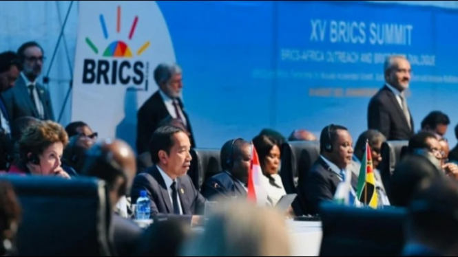 Jokowi di acara KTT BRICS