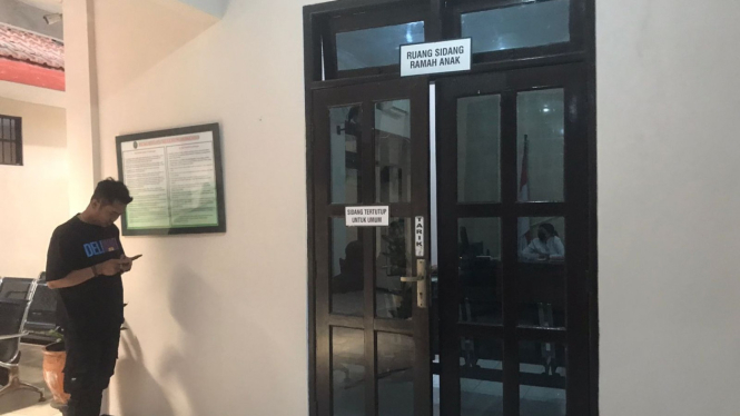 Pintu ruang sidang Pengadilan Negeri (PN) Mojokerto