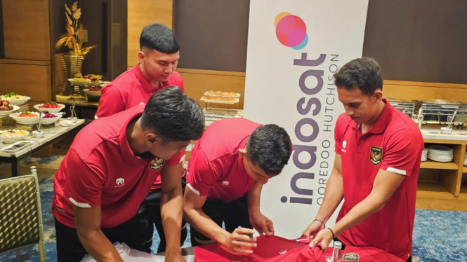 Pemain Timnas Indonesia Sapa Pecinta Bola di Surabaya
